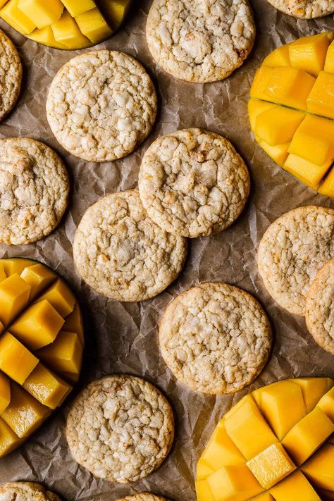 Mango Cookies Recipe, Mango Cookies, Brownie Vegan, Tropical Adventure, Dried Peaches, Dried Mango, Freeze Dried Fruit, Dried Mangoes, Mango Flavor