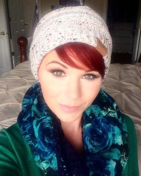 Top 12 Cozy Beanie Hairstyles To Wear All Winter Hats With Short Hair, Short Hair And Hats, Hat With Short Hair, Hats Short Hair, Cowgirls Hairstyles, Beanie Hairstyles, Short Side Bangs, Hats For Short Hair, Stylish Winter Hats