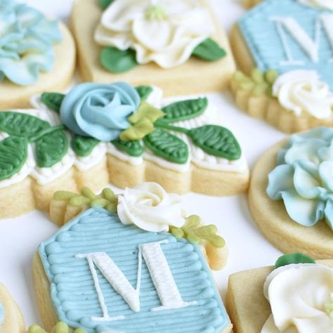 Jessica Lutovsky | Buttercream Cookies & Cakes on Instagram: "Loving these bridal shower florals! 💙😍 And of course, I thought @the_hutch_oven ‘s white magnolia cookies would go perfectly with this set!" Magnolia Cookies, Buttercream Frosting Cookies, Buttercream Cookies, Buttercream Decorating, Bridal Shower Cookies, White Magnolia, Cookie Pie, Cookie Cake, Buttercream Frosting