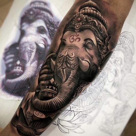 Rubén Ruiz | Tatuador | on Instagram: “Dios hindú Ganesha.” Best Hindu Tattoo, Ganesha Tattoo Forearm, Ganesh Tattoo Design For Men, Japanese Elephant Tattoo, Ganesha Tattoo Design For Men, Taoism Tattoos, Ganesha Tattoo Sleeve, Ganesha Tattoo Design, Tattoo Buddha