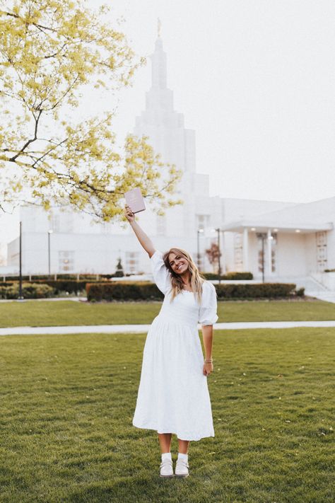 Sister missionary lds temple idaho falls Lds Mission Pictures Sister Missionaries, Missionary Pictures With Flag, Lds Missionary Photoshoot, Lds Mission Pictures, Missionary Photoshoot Sister, Lds Missionary Pictures, Mission Photoshoot, Christian Photoshoot, Missionary Photoshoot