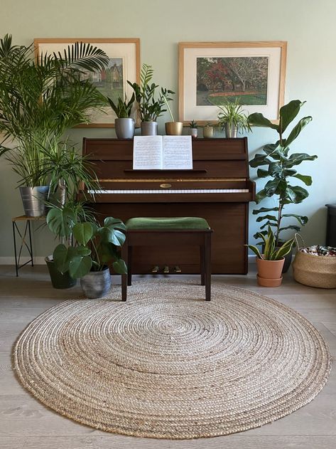 Piano Plant Decor, Piano And Plants, Living Room Piano Decor, Piano With Plants, Piano Home Decor, Piano Under Tv, Piano In Apartment, Music Room Layout, Dining Room With Piano