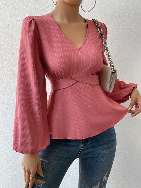 Latest Top Designs Western, Stylish Tops For Women Classy, Ladies Blouses, Clothing Pattern Design, Fashion Show Dresses, Cold Shoulder Tops, Classy Clothes, Stylish Tops For Women, Best African Dresses