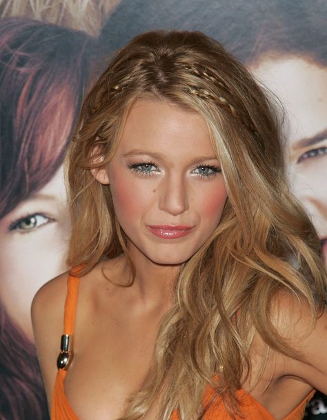 Blake Lively wearing white eyeliner Blake Lively Braid, Blake Lively Hair, 2000s Hairstyles, Braid Game, Going Blonde, White Eyeshadow, True Spring, White Eyeliner, Dirty Blonde