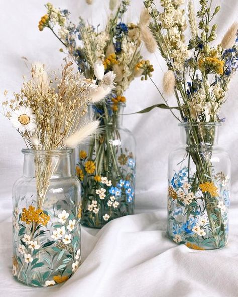 Lucy Siviter on Instagram: "New vases! 🌼🌼🌼 The wildflower meadow collection will also include this apothecary vases, perfect for small bunches of flowers or dried flowers. This gorgeous bunch is from @shropshirepetals Available on my Etsy Sunday 8pm" Glass Jar Vase Ideas, Cute Vases With Flowers, Hand Painted Glass Vase, Painted Flower Vases Diy, Hand Painted Flower Vase, Dry Flowers Decoration Vase, Painting On Vases Ideas, What To Put In Vases Decor Ideas, Paint Vases Diy Ideas