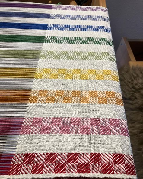 Rainbows make the happiest tea towels 😁🌈 #weaving #twill #handweaving #weaversofinstagram #væver #vævning | Instagram Hand Woven Dish Towels, 4 Shaft Weaving Drafts, Twill Weave Pattern, Weaving Towels, Handwoven Towels, Rigid Heddle Weaving Patterns, Weaving Patterns Design, Textile Weaving, Happy Tea