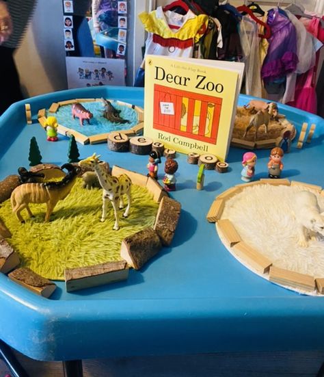 Dear Zoo Activities Eyfs Tuff Tray, Zoo Play Ideas, Zoo Role Play Area, Dear Zoo Tuff Tray Ideas, Animals Eyfs Activities, Zoo Tuff Tray, Zoo Eyfs, Dear Zoo Activities Eyfs, Childminder Ideas