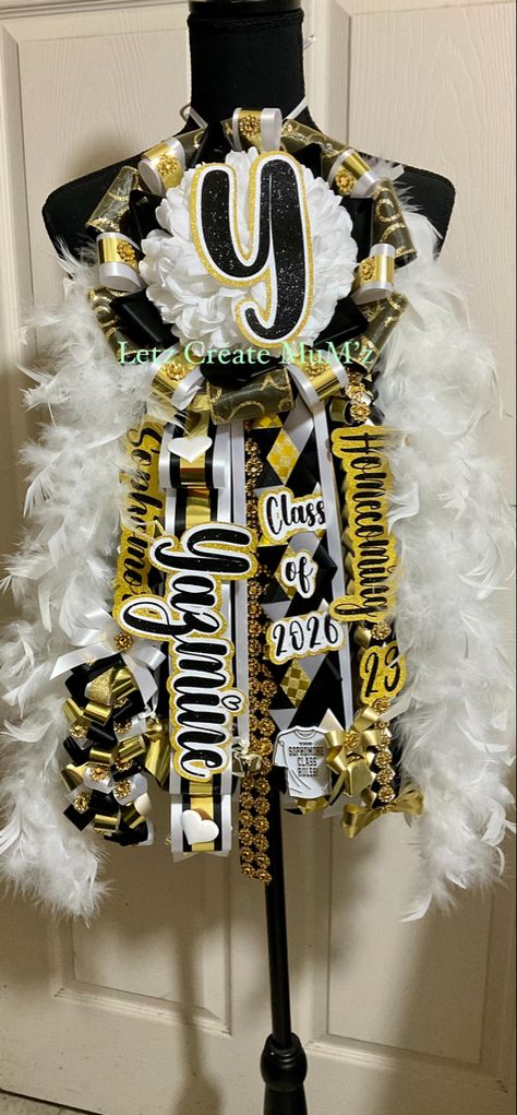 Sophomore mum; black and gold Sophomore Mum, Class Rules, Single Mum, Black On Black, Black White Gold, Senior Year, Black And Gold, Homecoming, White Gold