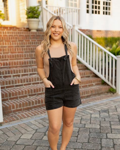 Stay on trendy with this denim romper! The overall style is perfect for all of the spring and summer days! Wear it with a bodysuit underneath or down to the pool or beach as a cover up! 🌊✨🌺 📸: @jennifermurrayphotos Black Jumper Shorts Outfit, Quebec Outfits, Jumper Shorts Outfit, Jumper Shorts, Overall Style, Fits Inspo, Black Jumper, Denim Romper, The Pool