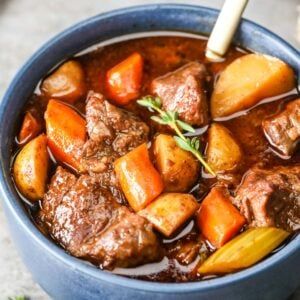 Dinty Moore Beef Stew, Best White Cake Recipe, Old Fashioned Beef Stew, Sugar Spun Run, Hearty Beef Stew, Ground Beef And Potatoes, White Cake Recipe, Beef Stew Recipe, Hearty Stews