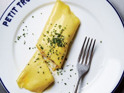 Find Petit Trois Los Angeles, California information, photos, prices, expert advice, traveler reviews, and more from Conde Nast Traveler. French Omelette, Beginner Cook, Omelets Recipe, Cooking For Beginners, Egg Dish, Omelet, Egg Recipes, Brunch Recipes, Cooking Tips