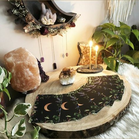 Witch Widget, Witchy Altars, Witchcore Outfit, Witchcraft Alter, Tarot Table, Mindful Practices, Sacred Space Altar, Witchy Candles, Pretty Crystals