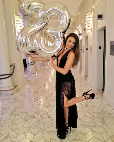 Birthday pic! Balloons, number balloons, birthday balloons --- @beautifoles 21 Balloons, Number Balloons Birthday, Birthday Balloons Pictures, Mom Birthday Quotes, Balloon Pictures, 21st Birthday Photoshoot, Happy Birthday Beautiful, Silver Balloon, 24th Birthday