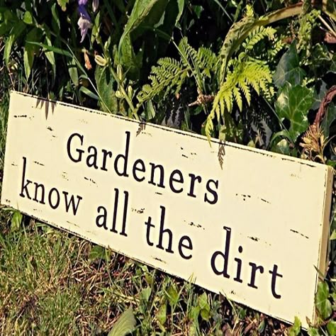 Garden Quotes Signs, Diy Outdoor Decor, Garden Quotes, Garden Club, Garden Signs, Garden Crafts, Sign Quotes, Dream Garden, A Sign