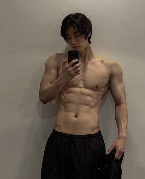 Abs Pic, Josh Chen Twisted Hate, Gym Men Motivation, Josh Chen, Male Chest, Asian Male Model, Twisted Hate, Asian Muscle, Gym Outfit Men