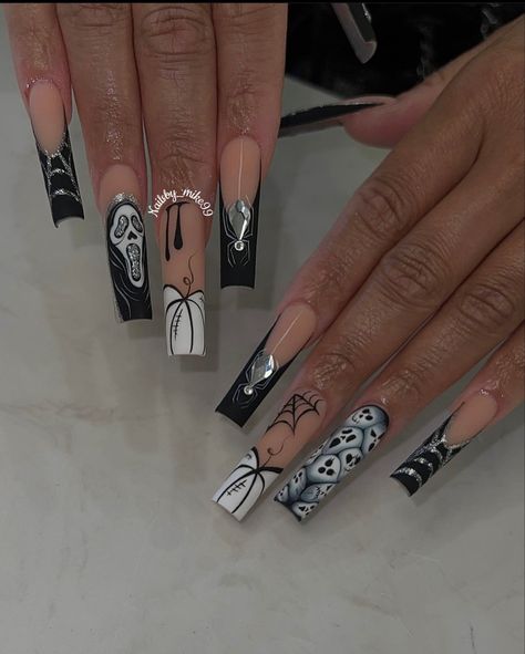 halloween nails Black And White Halloween Acrylic Nails, Subtle Halloween Nails Acrylic, Coffin Shape Halloween Nails, Gravestone Nails, White And Black Halloween Nails, Black And Silver Halloween Nails, Halloween Nails Baddie, Black Halloween Nails Acrylic, Halloween Nails White