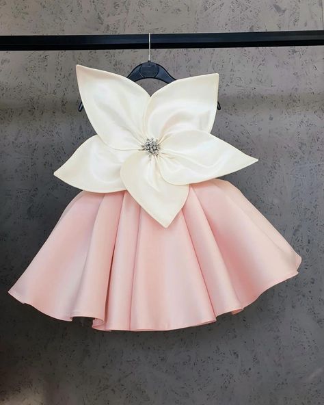 Capar Collection on Instagram: “You can prefer our best selling model for easter with 20% off❤️🍭With a Hair band Gift💃🏻🍬🍭 #eastereggs” Princess Dress Pink, Wedding Ball Gown, Girls Ball Gown, Pageant Girls, Vintage Party Dresses, First Communion Dress, Girls Pageant Dresses, Childrens Dress