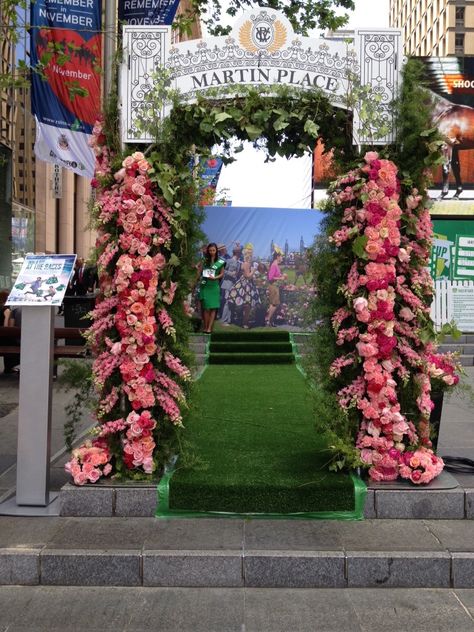 Flower Arch #Melbourne Cup Melbourne Cup Decorations Ideas, Melbourne Cup Decorations, Derby Decor, Kentucky Derby Themed Party, 2024 Gold, Oktoberfest Decorations, Racing Party, Spring Racing Carnival, North Sydney