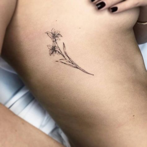 Edelweiss Tattoo, Think Tattoo, Lily Flower Tattoos, Flowers Lily, Iris Tattoo, Tattoo Spots, Single Needle Tattoo, Clever Tattoos, Petite Tattoos