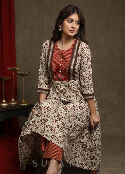 Sujatra Kurti, Kalamkari Kurta Designs Latest, A Line Kurti Designs Latest Cotton, Kalamkari Suit Designs, Kurta Neck Design Latest, Cotton Suits Design Latest, Kalamkari Kurta Designs, Kurtis Designs Latest, Kurti Designs Latest Cotton