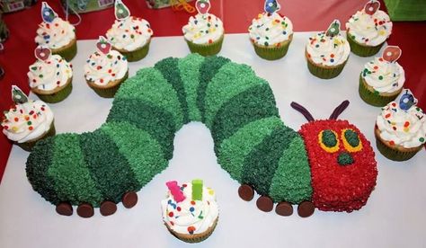 Very Hungry Catepillar Birthday Cake Made with a bundt pan & decorated with Star tip. Feet are hershey kisses, and antennae's are... Caterpillar Cupcake Cake, Hungry Caterpillar Cupcakes, Birthday Cake Boys, Hungry Caterpillar Cake, Caterpillar Cake, Caterpillar Birthday, Caterpillar Party, Boys Food, New Birthday Cake