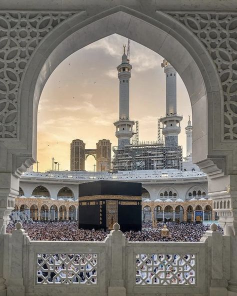 Makkah Aesthetic, La Mecca, Mecca Madinah, Mekka Islam, Mecca Kaaba, Masjid Al Haram, Islamic Wallpaper Iphone, Hilarious Pictures, Not Funny