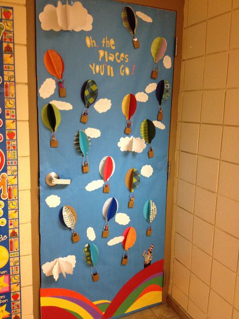 "Love of Reading" Classroom Door Decorating Contest. Inspired by Dr. Seuss' "Oh, the Places You'll Go." Clouds feature students' quotes about dream jobs, vacations, etc. Pics of students inside hot air balloon baskets. Classroom Door Decorating Contest, Room Door Ideas, Classroom Door Ideas, Classroom Door Decorating, Seuss Classroom, Seuss Crafts, Dr. Seuss, Door Decorating Contest, School Doors