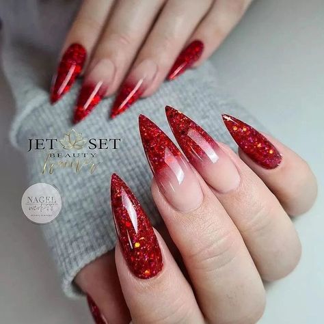 Red And Gold Nails, Nagellack Trends, Wow Nails, Red Acrylic Nails, Ombre Acrylic Nails, Red Nail Designs, Cat Kuku, Xmas Nails, Coffin Nails Designs