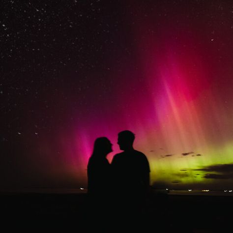 Couples Photos Under the Northern Lights | Aurora Engagement - Elayna RaNae Northern Lights Aesthetic Couple, Northern Lights Couple, Book Mood, Jackson Hole Wedding, Antelope Island, The Aurora Borealis, Playing For Keeps, I Knew It, City Engagement