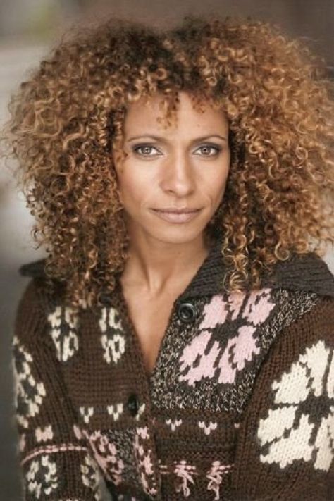 Michelle Hurd, Star Trek Actors, Black Actors, Tessa Thompson, Female Actresses, Hottest Pic, American Actress, Straight Hairstyles, Actors & Actresses