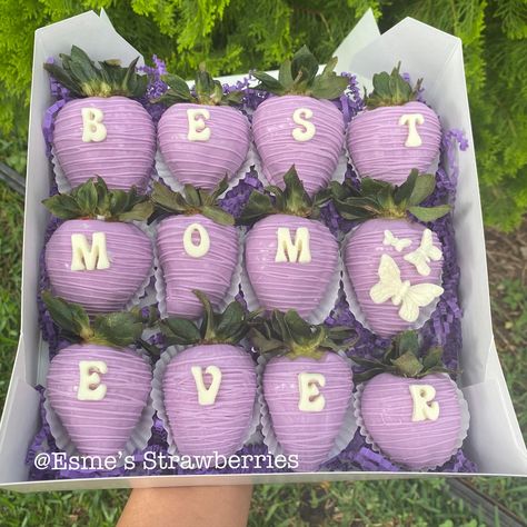 Desserts Mothers Day, Mother Day Sweets Ideas, Chocolate Covered Strawberries With Butterflies, Best D Ever Strawberries, Mothers Day Strawberries Ideas, Mother Day Chocolate Strawberries, Mother Day Strawberries Ideas, Chocolate Covered Fruit Bouquet, Mom Chocolate Covered Strawberries