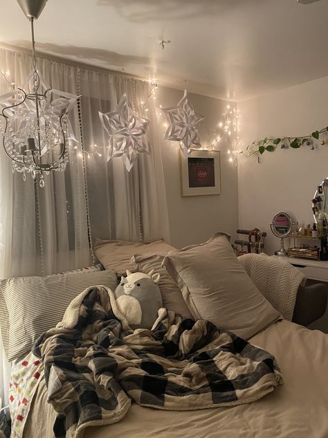 Neutral Aesthetic Bedroom, Ideas For Teen Girls Bedroom, Christmas Bedrooms Cozy, Bedding Beige, Bedroom Decor Bedding, Bedroom Inspiration Cozy, Dorm Inspiration, Teen Girl Room, Boho Room Decor