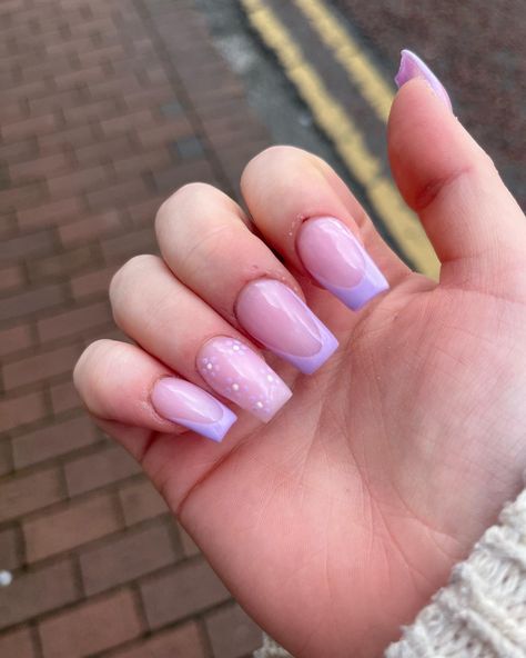 Tips With Flowers Nails, Lilac French Tips, Lilac French Tip Nails, Purple Square Nails, French Tips With Flowers, Purple French Tips, Light Purple Nails, Purple French, Ombre Acrylic