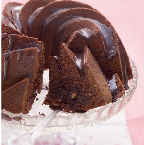 Tunnel Of Fudge Cake, Bundt Pan Recipes, Chocolate Extract, Bundt Recipes, Buckwheat Cake, Fudge Ingredients, Bundt Cake Pan, Fudge Cake, Pan Recipes