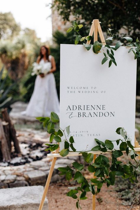 Wedding Welcome Sign Easel, Wedding Signage Greenery, Flowers On Easel Wedding Signs, Wedding Welcome Sign White, White Flower Weddieng Sign, White Easel Wedding Sign, White And Green Wedding Welcome Sign, Barcelona Wedding, Olive Wedding