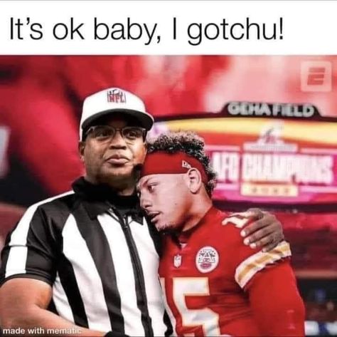 Funny Nfl Pictures, Funny Nfl, Nfl Funny, Nfl Pictures, Girlfriend And Boyfriend Goals, Football Jokes, Funny Sports Pictures, Nfl Photos, Nfl Memes