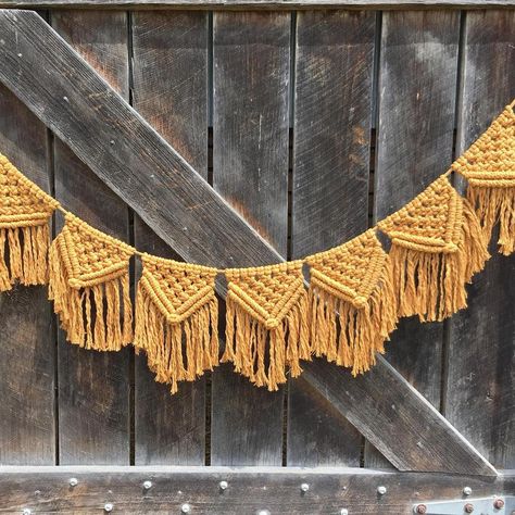 Love Macrame on Instagram: “N O A Bunting  We just love this colour 👌 . . . . . #macrame #macramewallhanging #lovemacrame #macramecommunity #homedecor #handmademacrame…” Macrame Bunting, Boho Pattern Design, Macrame Garland, Makramee Diy, Knitting Loom, Macrame Wall Hanging Patterns, Diy Weaving, Diy Boho, Macrame Boho