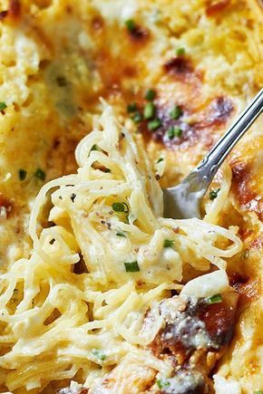 Baked Four Cheese Garlic Spaghetti Squash — A shockingly good alternative to Alfredo pasta! eatwell101.com Garlic Spaghetti Squash, Garlic Spaghetti, Baked Spaghetti Squash, Spaghetti Squash Recipes, Baked Spaghetti, Squash Recipes, Veggie Dishes, Spaghetti Squash, Tortellini