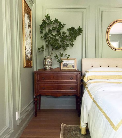 Nightstand Green Wall, Bedroom With Moulding Wall, Bedroom Inspirations Master Antique, Green Wall Guest Bedroom, Green Bedroom With Wood Furniture, Green Bedroom Traditional, Green Antique Bedroom, Green Molding Wall, Antique Guest Bedroom