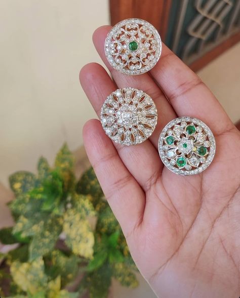 Borla Rajasthani, Rajput Jewellery, Head Jewellery, Vintage Indian Jewelry, Rajputi Jewellery, Jewellery Design Sketches, Jewel Wedding, Head Jewelry, Gold Earrings Designs