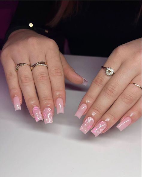 Get your fingertips ready for the most glamorous night of the year with these fabulous New Year’s nails that scream celebration! Soft Pink Nails Acrylic, Nail Design Ideas 2023, Eye Nail Design, Hot Summer Nails, Home Gel Nails, Gel Nails Long, Soft Pink Nails, S Nails, Airbrush Nails