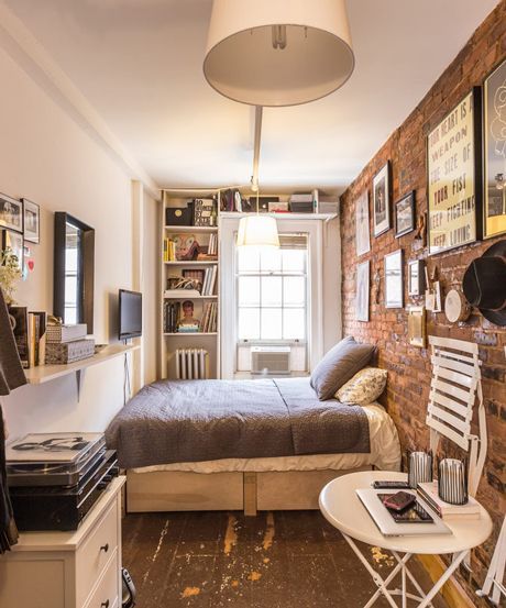 this is how to make a small space work for you, via @Refinery29 Appartement New York, Micro Apartment, Boho Cottage, Deco Studio, Brick Walls, Bilik Tidur, Tiny Spaces, New York Apartment, Tiny Apartment