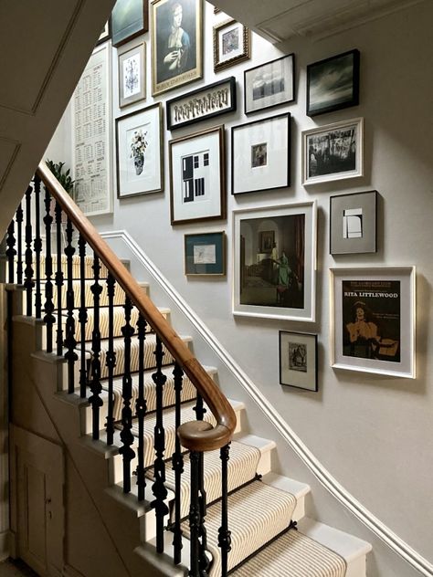 Stairwell Wall Art Ideas, Collage Staircase Wall, Photo Frame Staircase, Gallery Wall Ideas Staircase, Gallery Walls Stairway, Small Staircase Gallery Wall, Up The Stairs Gallery Wall, Photo Staircase Wall, Stairwell Photo Gallery