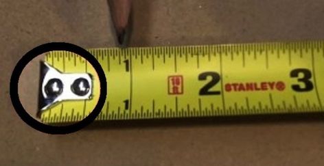 I never knew this! Did you? Tape Measure Tricks, 1000 Lifehacks, Tape Measures, Simple Life Hacks, Car Repair, Measuring Tape, Woodworking Tips, Home Repair, Tape Measure