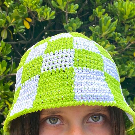 💚🤍💚🤍💚🤍💚 White Crochet Bucket Hat, Crochet Bucket, Green Crochet, Crochet Bucket Hat, Crochet Inspo, White Crochet, Green And White, White Green, Bucket Hat