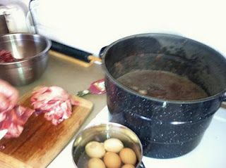 The Home Front: Canning Homemade Dog Food – Recipe and Instructions! Dogs Recipes, Meat Stock, Dog Food Recipe, Make Dog Food, Canned Food Storage, Doggie Treats, Dog Treats Homemade Recipes, Jeezy, Food Dog