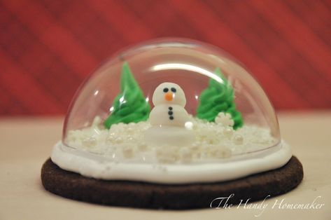 Snow Globe Cookies, Globe Cookies, Snowglobe Cookies, Xmas Snow Globe, Bake Sale Packaging, Icing Transfers, Snow Globe Christmas, Royal Icing Transfers, Christmas Globes