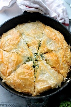 Filo Pastry Recipes, Phyllo Dough Recipes, Phyllo Recipes, Savory Pies Recipes, Pembuat Roti, Pasta Fillo, Chicken Florentine, Chard Recipes, Chicken Pie