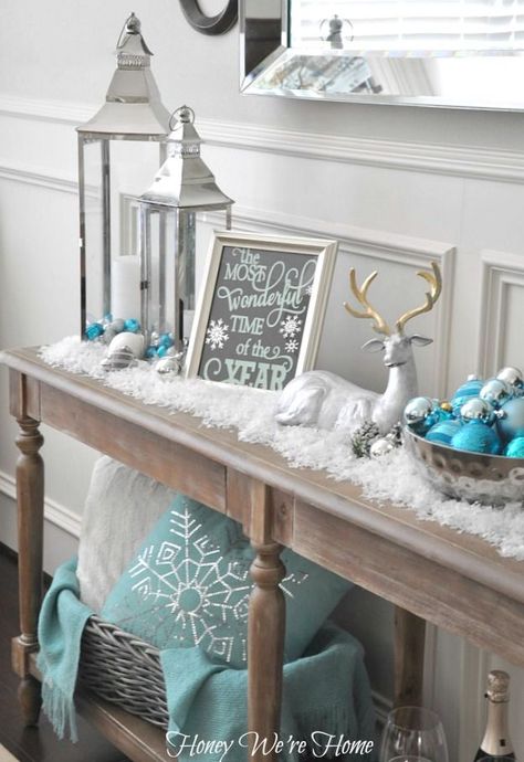 Honey We're Home: Snowy Aqua & Mint Mantel #flatlay #flatlays #flatlayapp www.flat-lay.com White Christmas Decorations, Lilypad Cottage, Blue And White Christmas, Turquoise Christmas, Pictures Friends, Blue Christmas Decor, Silver Christmas Decorations, House Of Turquoise, Cottage Christmas