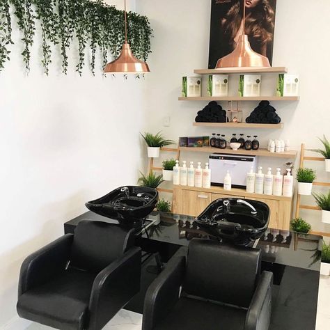 Salon Furniture Ideas, Hair Salon Interior Design, Hair Salon Furniture, Salon Interior Design Ideas, Interior Design Color Schemes, Dream Salon, Beauty Salon Interior Design, Home Hair Salons, Hair Salon Design